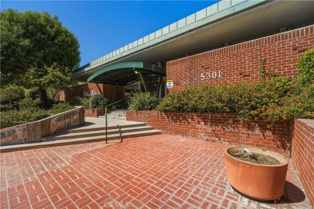 5301 Balboa Boulevard F7, Encino, CA 91316