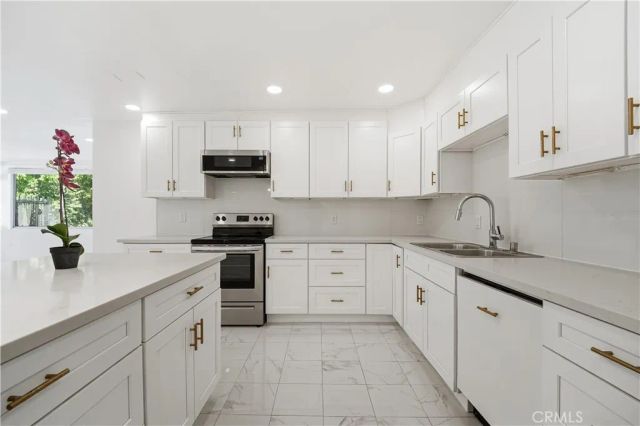 5301 Balboa Boulevard F7, Encino, CA 91316