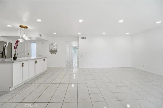 5301 Balboa Boulevard F7, Encino, CA 91316
