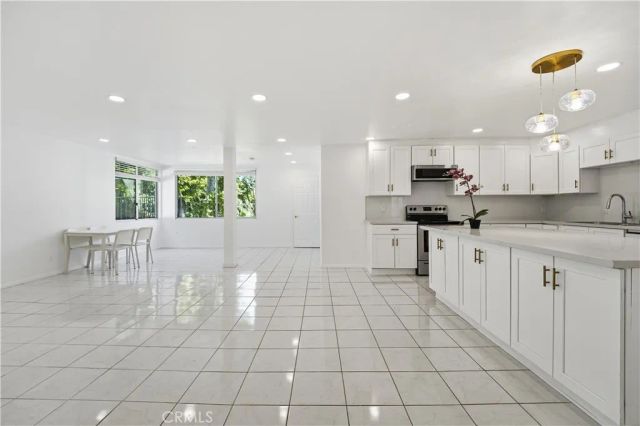 5301 Balboa Boulevard F7, Encino, CA 91316