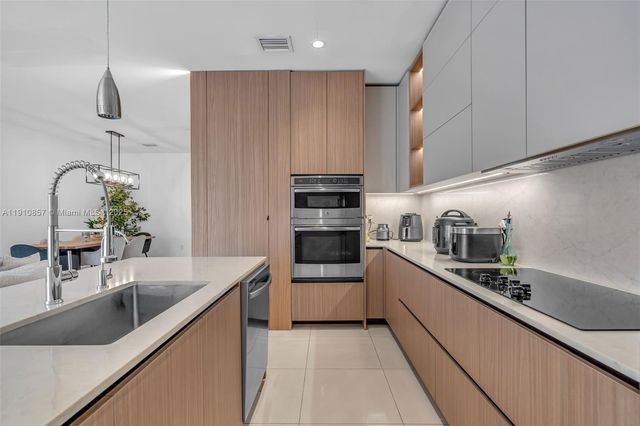 6348 NW 104th Ct, Doral, FL 33178