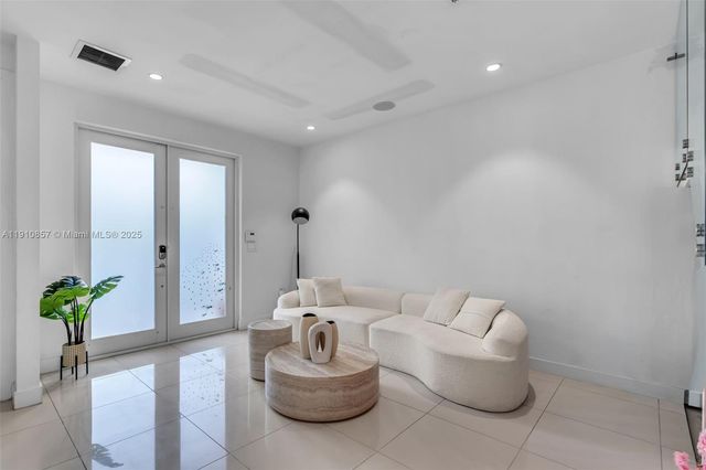 6348 NW 104th Ct, Doral, FL 33178