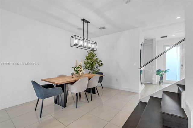 6348 NW 104th Ct, Doral, FL 33178