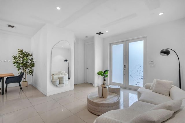 6348 NW 104th Ct, Doral, FL 33178