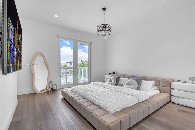 6348 NW 104th Ct, Doral, FL 33178