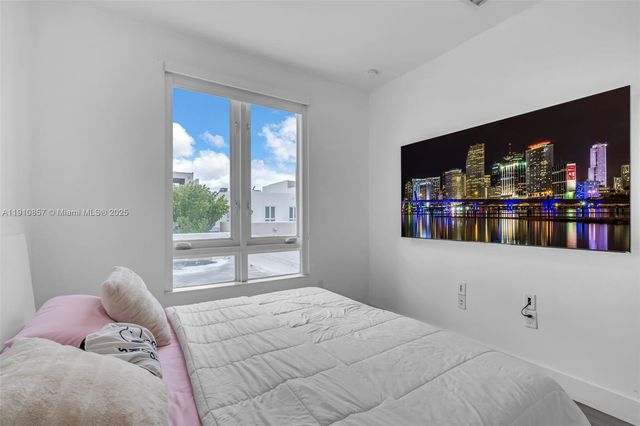 6348 NW 104th Ct, Doral, FL 33178