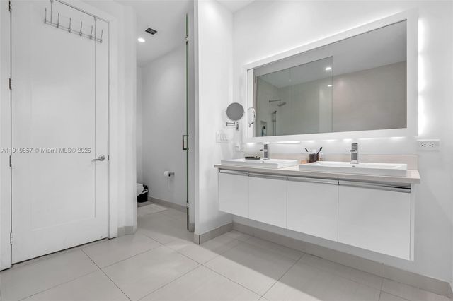 6348 NW 104th Ct, Doral, FL 33178