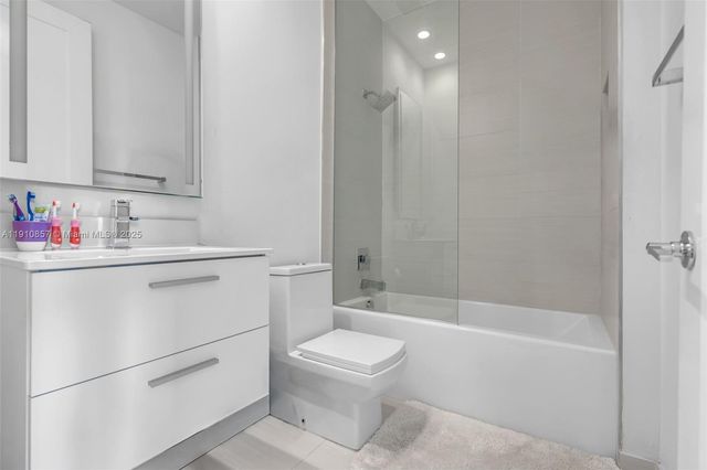 6348 NW 104th Ct, Doral, FL 33178