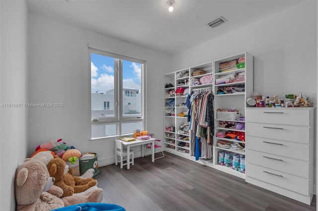 6348 NW 104th Ct, Doral, FL 33178