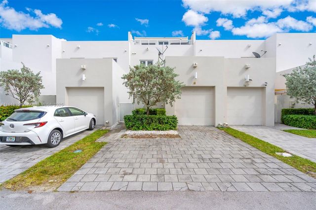 6348 NW 104th Ct, Doral, FL 33178