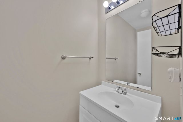 12 Diggins Court, South Windsor, CT 06074