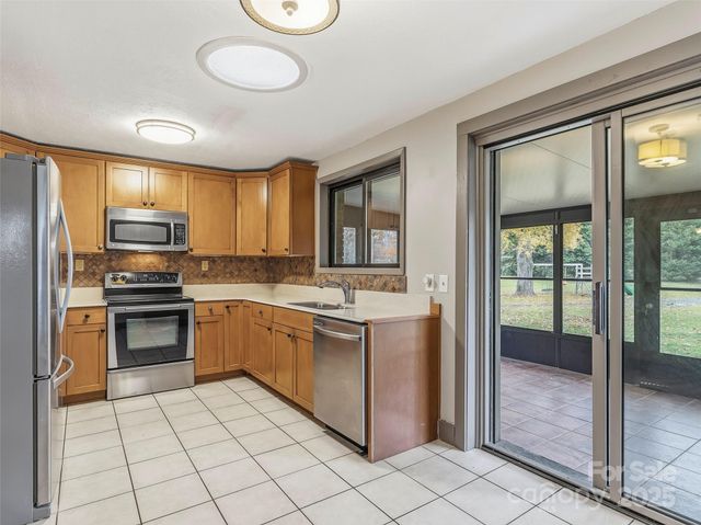 605 Dana Road, Hendersonville, NC 28792