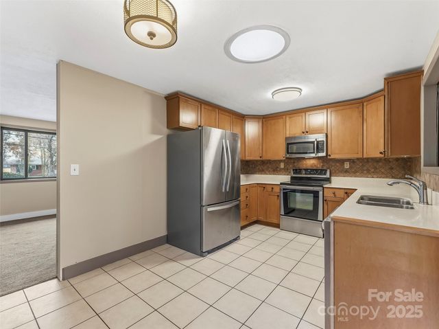 605 Dana Road, Hendersonville, NC 28792