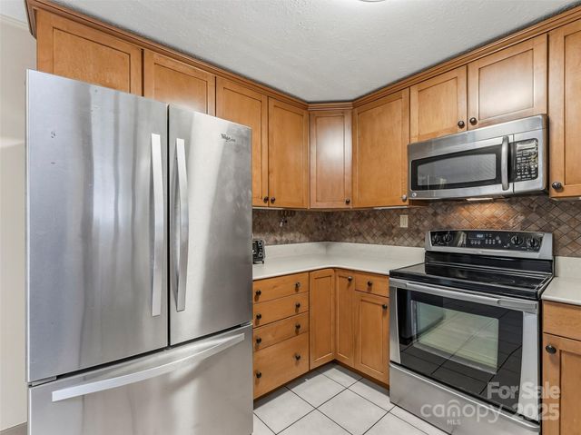 605 Dana Road, Hendersonville, NC 28792