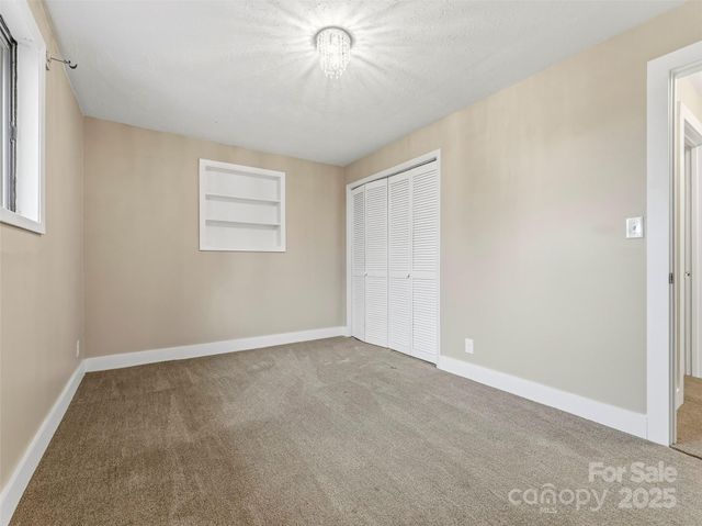 605 Dana Road, Hendersonville, NC 28792