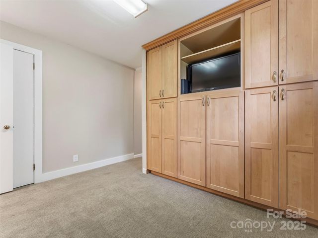 605 Dana Road, Hendersonville, NC 28792