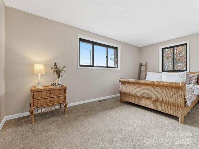 605 Dana Road, Hendersonville, NC 28792