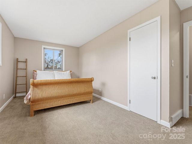 605 Dana Road, Hendersonville, NC 28792