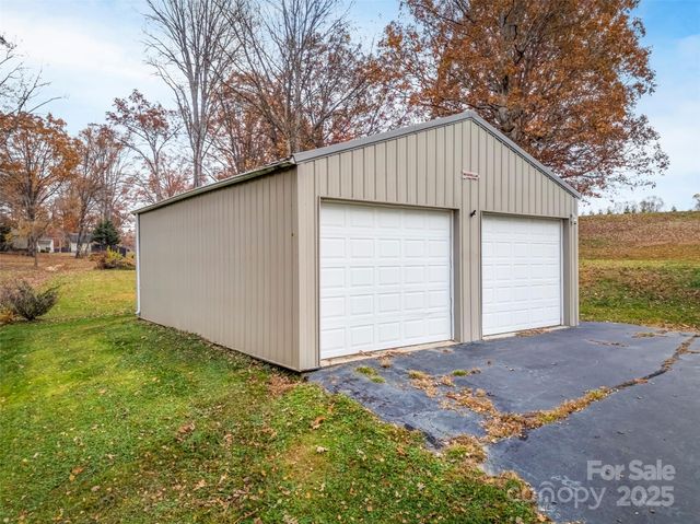 605 Dana Road, Hendersonville, NC 28792