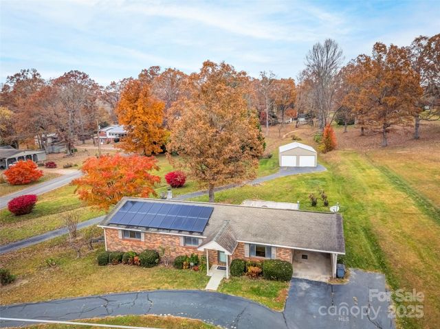 605 Dana Road, Hendersonville, NC 28792