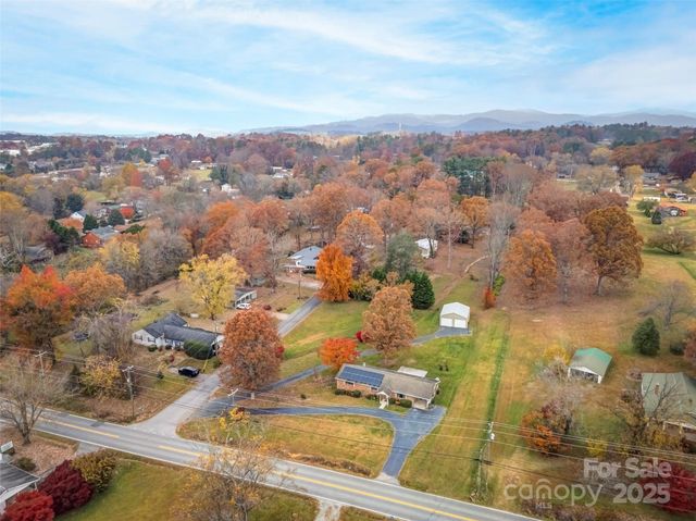 605 Dana Road, Hendersonville, NC 28792