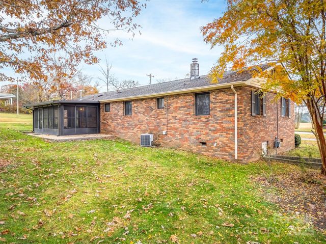 605 Dana Road, Hendersonville, NC 28792