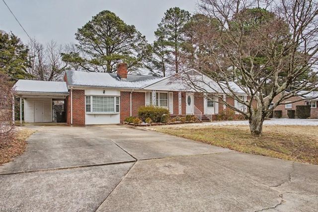 123 Laura LN, Yorktown, VA 23692