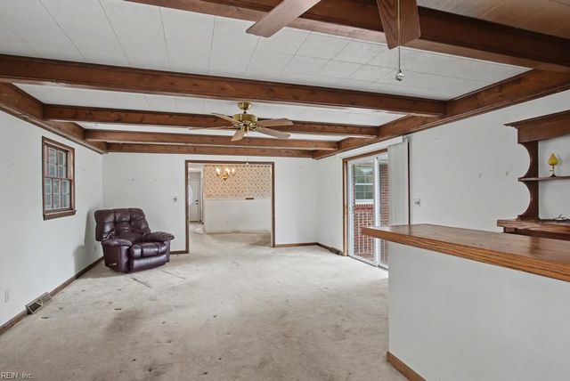 123 Laura LN, Yorktown, VA 23692