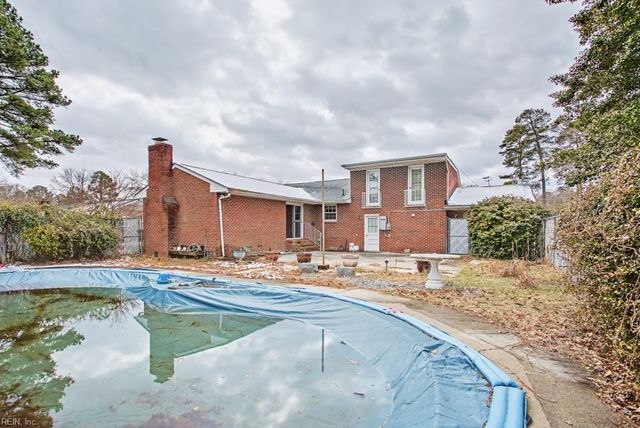 123 Laura LN, Yorktown, VA 23692