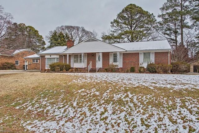 123 Laura LN, Yorktown, VA 23692