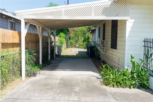 1524 ORMOND Dr, Corpus Christi, TX 78415