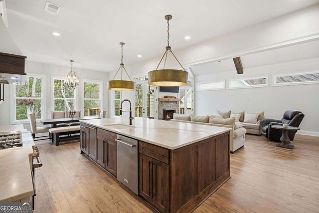 110 Peninsula Way, Dawsonville, GA 30534