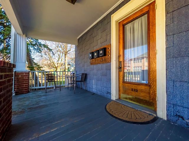 822 Centre Street 3, Boston, MA 02130