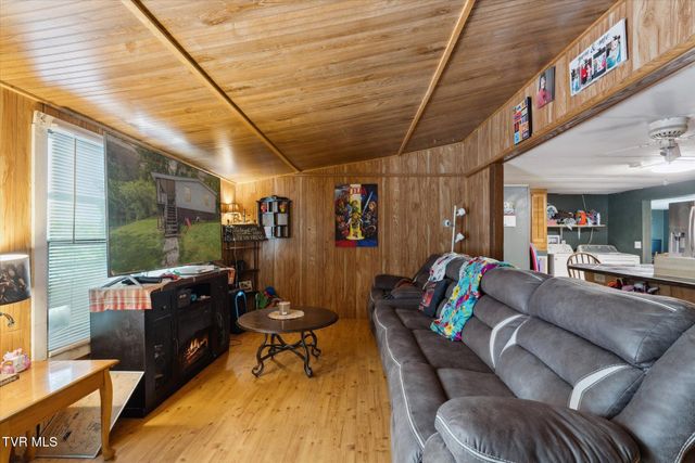 102 Tolley Lane, Erwin, TN 37650