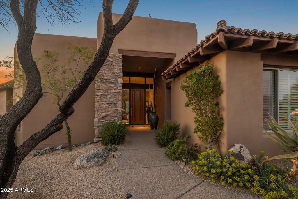 9904 E LOOKOUT MOUNTAIN Drive, Scottsdale, AZ 85262 — exterior