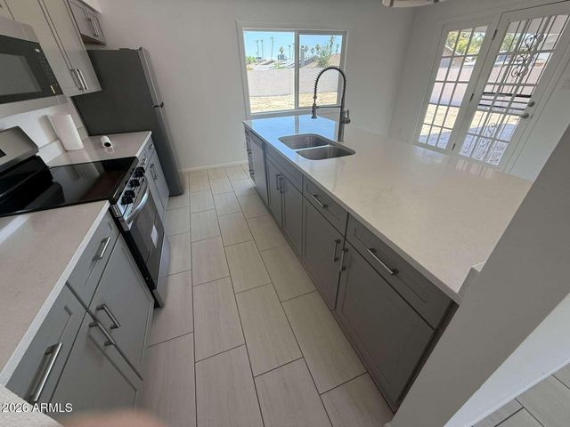 4339 E TONTO Street, Phoenix, AZ 85044