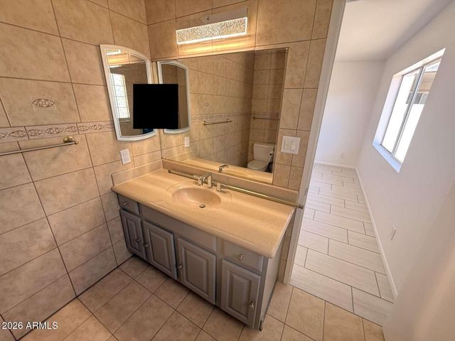 4339 E TONTO Street, Phoenix, AZ 85044