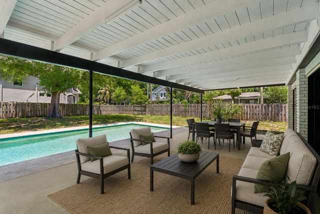 1003 W RIVER HEIGHTS AVENUE, Tampa, FL 33603