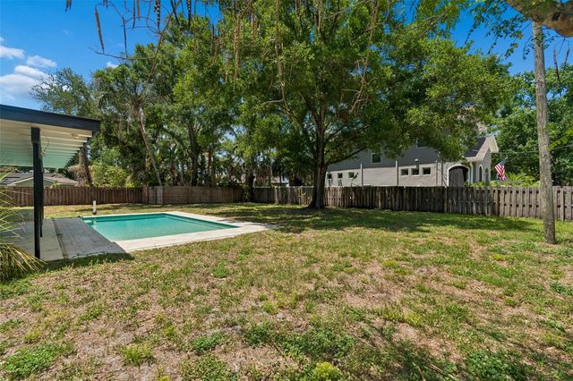 1003 W RIVER HEIGHTS AVENUE, Tampa, FL 33603