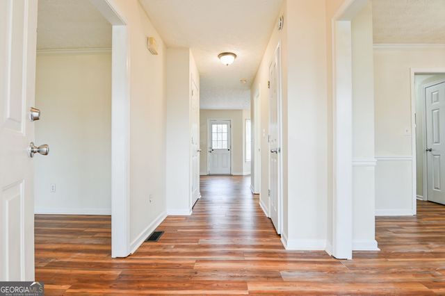 105 N Oakland Circle, Mcdonough, GA 30253