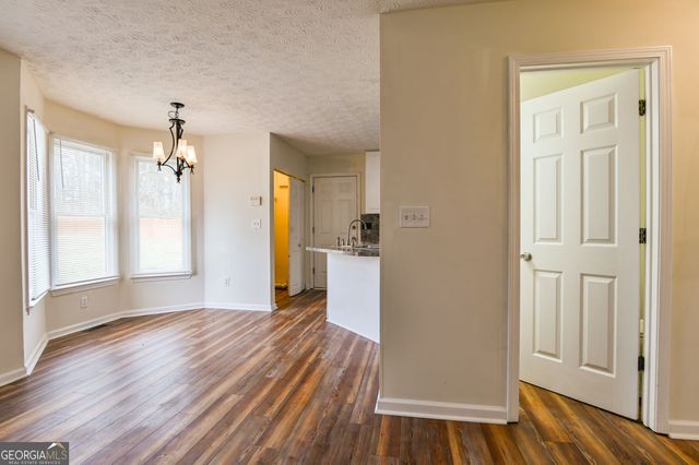 105 N Oakland Circle, Mcdonough, GA 30253