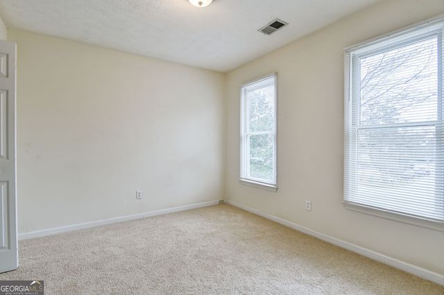 105 N Oakland Circle, Mcdonough, GA 30253