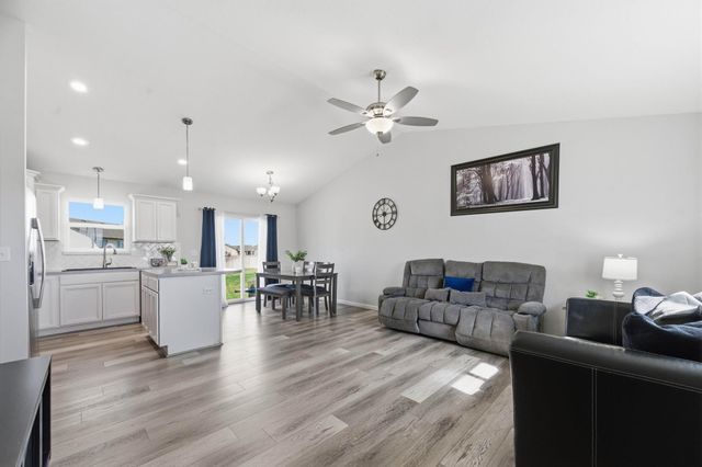 1621 N Thoroughbred St, Wichita, KS 67235