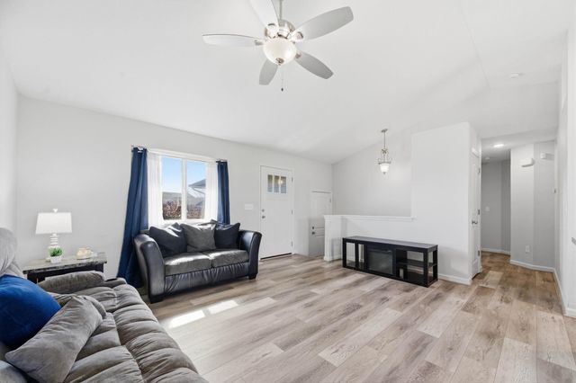 1621 N Thoroughbred St, Wichita, KS 67235