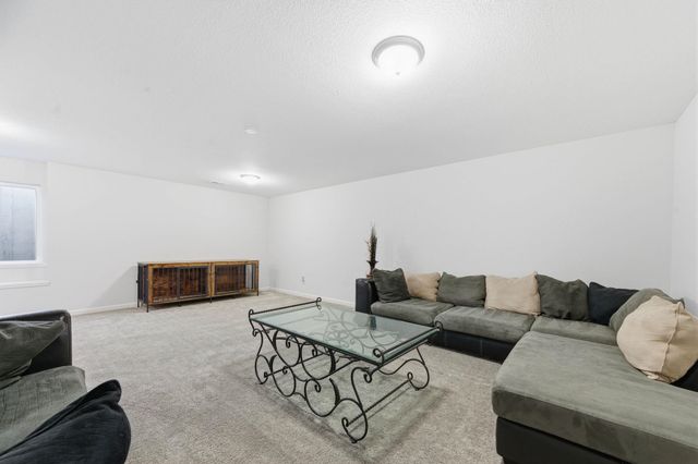 1621 N Thoroughbred St, Wichita, KS 67235