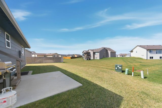 1621 N Thoroughbred St, Wichita, KS 67235