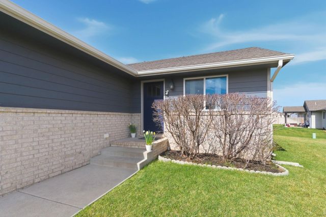 1621 N Thoroughbred St, Wichita, KS 67235