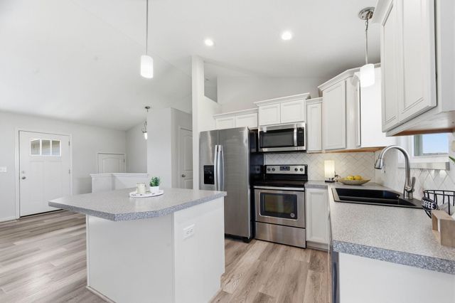 1621 N Thoroughbred St, Wichita, KS 67235