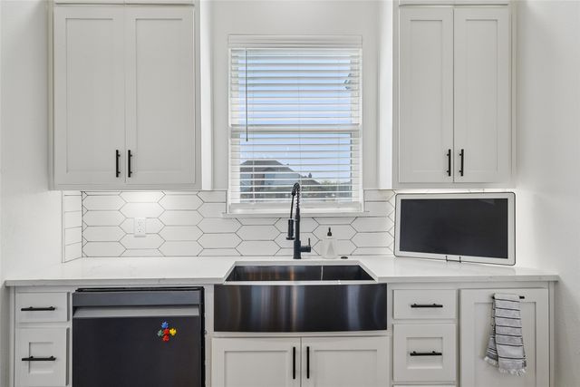 8608 Kassandra Drive, Sanger, TX 76266
