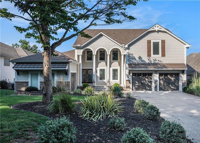 326 Southshore Drive, Lake Winnebago, MO 64034